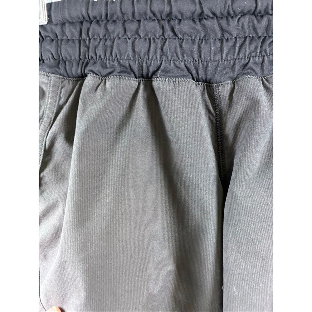 Lululemon Track That High Rise Shorts in Black Size 6 - Picture 2 of 9